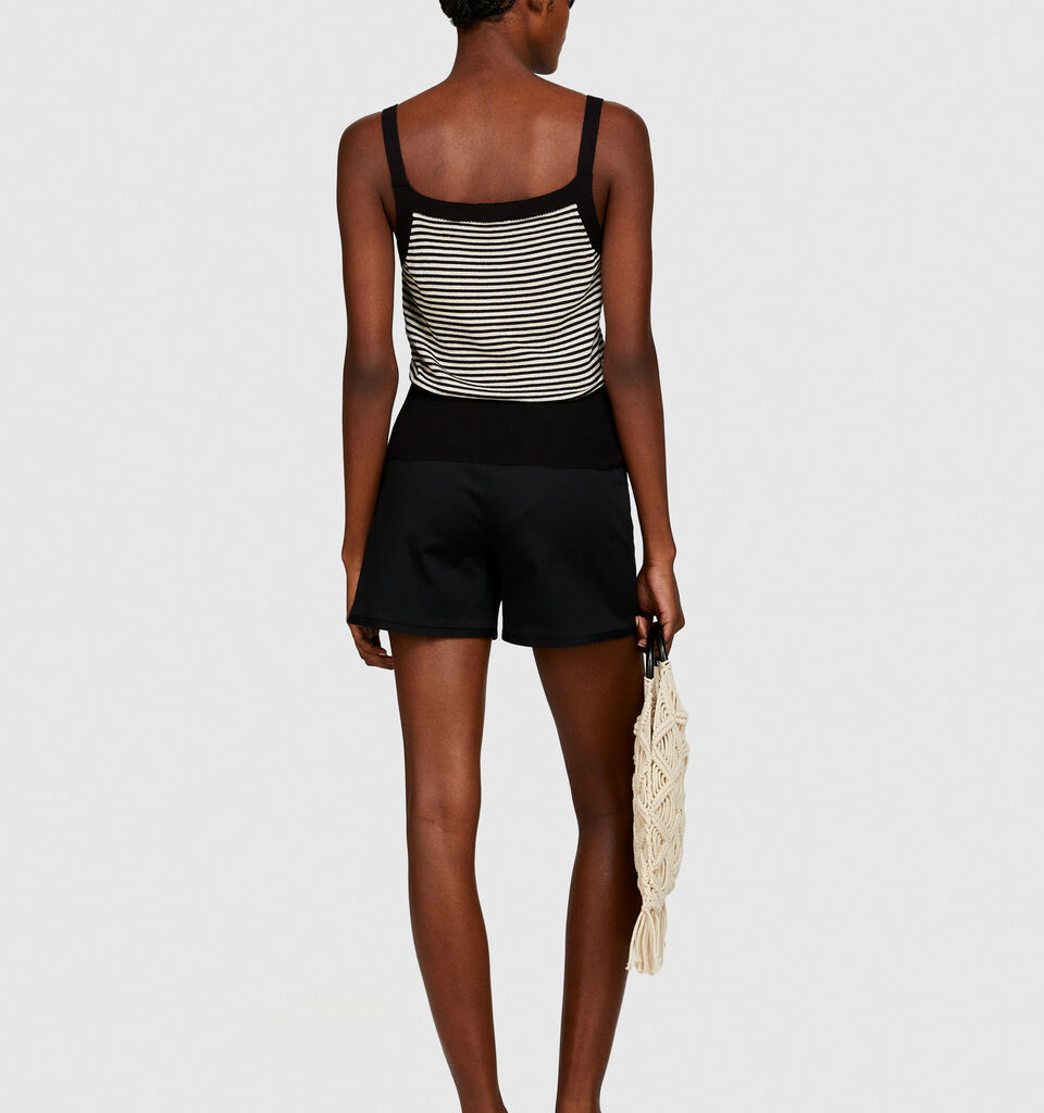 Regular fit shorts - women's shorts - Black | Sisley image number 3